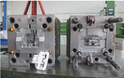 Pictorial representation of the mold of steel in industry